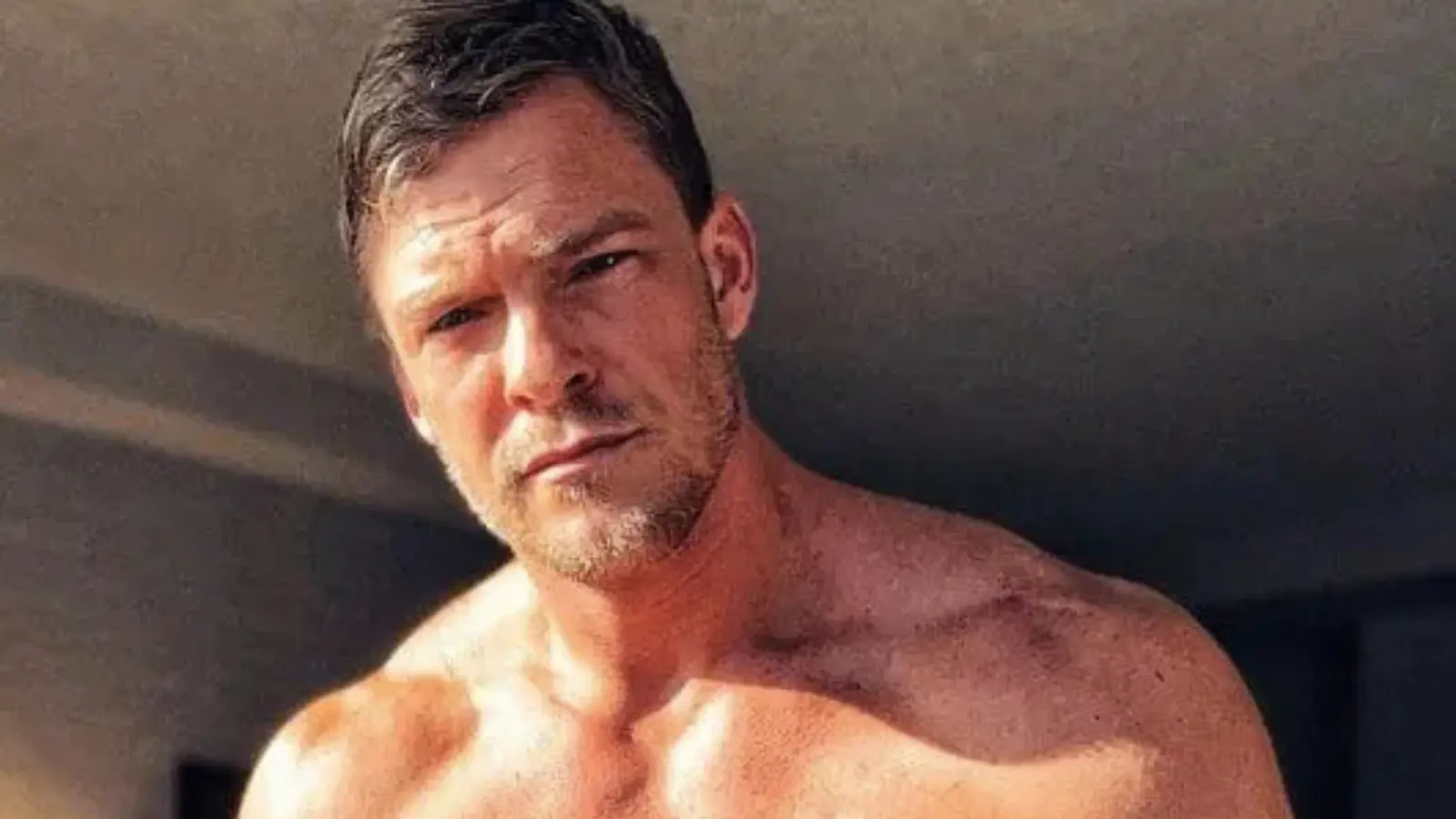 Alan Ritchson Height and Weight